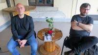 Davorin Lenko in Aljoša Harlamov sta se pogovarjala na uvodni 
predstavitvi pravkar izdane zbirke zgodb Psihoporn.