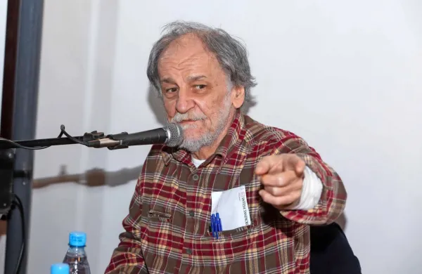 Marko Brecelj decembra lani med “javnim zaslišanjem” v avli 
Primorskih novic.