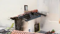 Zaradi požara, ki so ga gasili več ur, je hiša v Trubarjevi ulici 
neprimerna za bivanje. 