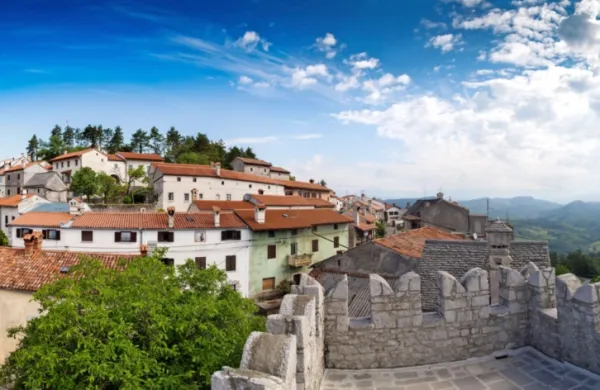 Novi prometni režim bo v veljavo vstopil  sredi julija, nadzor pa bo 
izvajal medobčinski inšpektorat.