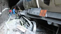 Pred letom dni je v  tla pod predorom Dola pri Hrastovljah stekel 
kerozin, a k sreči ni dosegel vodnega vira.     
