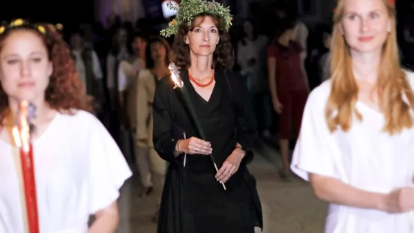 Veronika Simoniti je prejela tradicionalni lovorjev venec, njej v 
čast pa je na Rožniku zagorel kres.