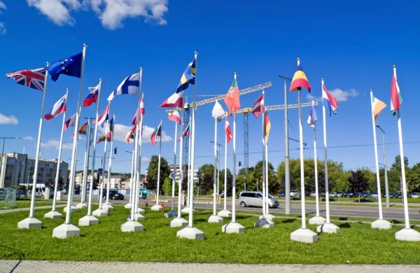 EU bo v sredo odprla mejo za 15 tretjih držav