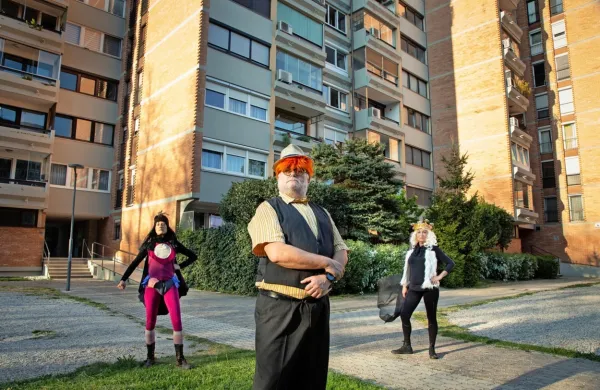  Gledališče Ane Monro je s predstavo Ana pod oknom včeraj odprlo  Ano Desetnico v Novi Gorici.    