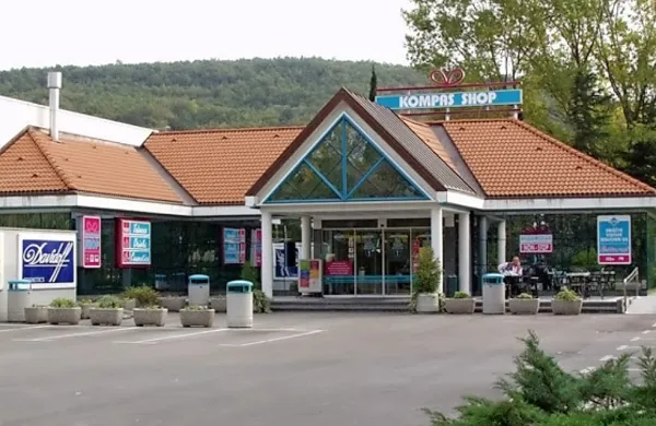 Kompasove poslovalnice na meji &scaron;e niso odprli