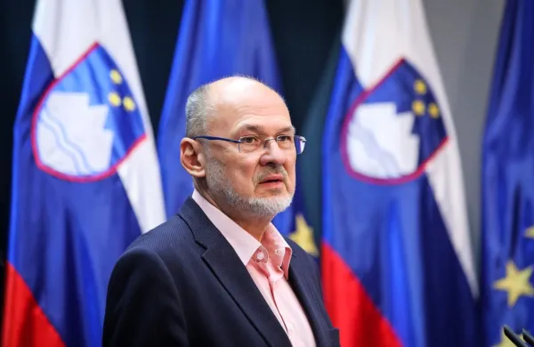 Vladni govorec Jelko Kacin