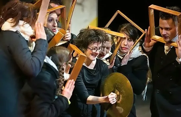 Na Ani Desetnici bo drevi zapel Gledališki pevski zbor. 