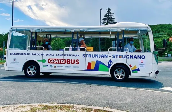 Z julijem ponovno aktivni Maestro, Dostavko in brezplačni avtobusni prevozi v Strunjanu