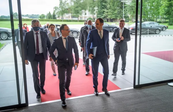 Zunanji ministri Slovenije, Nemčije in Portugalske Anže Logar, 
Heiko Maas in Augosto Santos Silva so zagotovili, da je Evropska 
unija bolje pripravljena na morebitni drugi val covida-19.