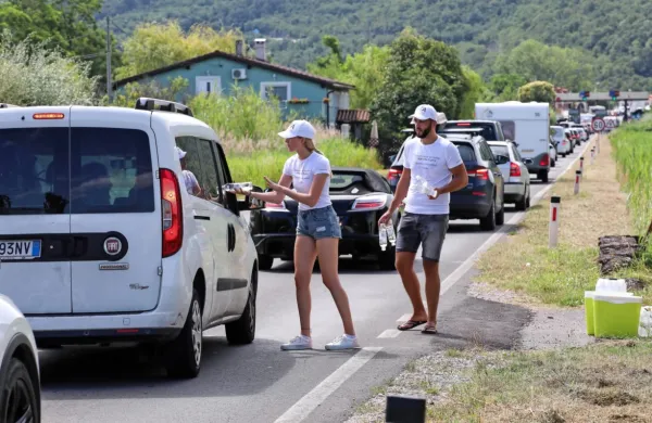 Včerajšnja gneča na mejnem prehodu Sečovlje