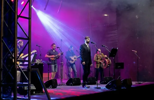 Letošnji Kulturni utrip poletja bo odprl domači baritonist Jure Počkaj, 
ki je bil gost festivala že lani (na fotografiji skupaj z Ano Pupedan).