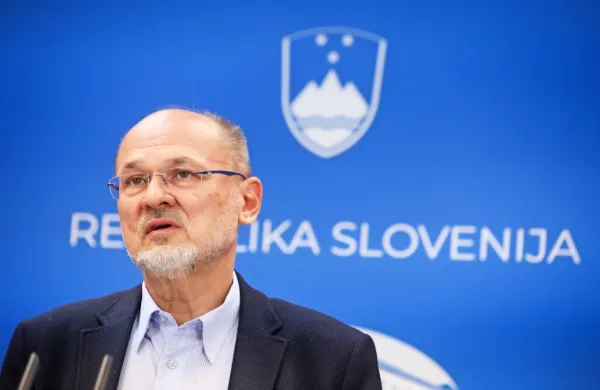 Vladni govorec Jelko Kacin