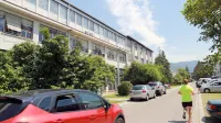 Upravna stavba Mebla Holding s še nekaterimi nepremičninami 
stečajnega dolžnika bo najverjetneje naprodaj na javni dražbi.