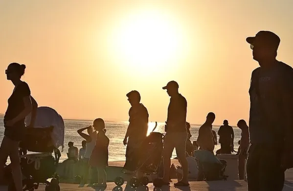 Na NIJZ so do vključno torka zavrnili okoli deset odstotkov vlog za 
množičnejše javne prireditve. 