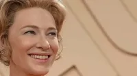 Osrednjo vlogo v ultrakonservativni ameriški politični struji ima 
Phyllis Schlafly, ki jo je mojstrsko upodobila Cate Blanchett.