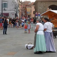 Živahen utrip je prekinila nevihta
