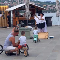 Živahen utrip je prekinila nevihta