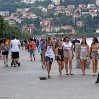 Živahen utrip je prekinila nevihta