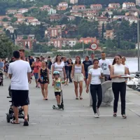 Živahen utrip je prekinila nevihta