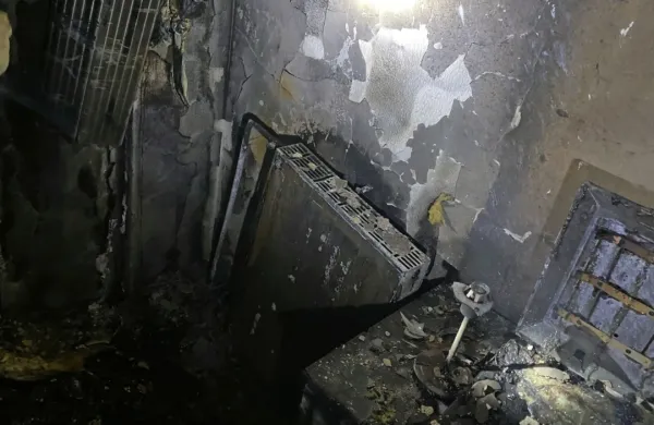 Zagorelo je v hotelski sobi