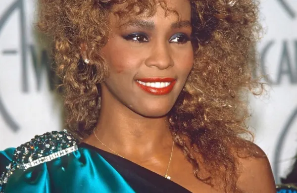 

Whitney Houston je najbolj nagrajevana umetnica na svetu.