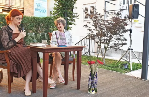 Gabriela Babnik po Kopru obi&scaron;če &scaron;e Izolo, Bronja Žakelj pa drevi v Cerknem
