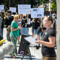 Pred državnim zborom novinarski poziv k neodvisnosti medijev
