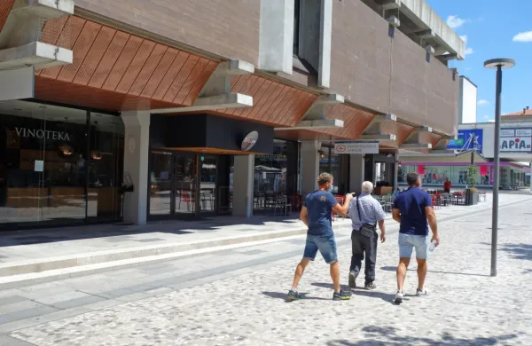 Vinoteka, za katero je občina dobila tudi denar EU,  je zaprla vrata, 
Hit zdaj oddaja prostore.