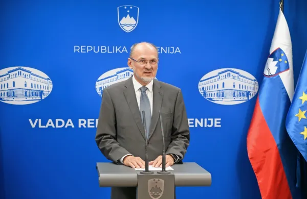Vladni govorec Jelko Kacin