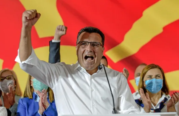 Nekdanji makedonski premier Zoran Zaev je že razglasil zmago na 
volitvah.