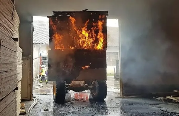 Zagorel je stroj v proizvodnji lesenih opažev.