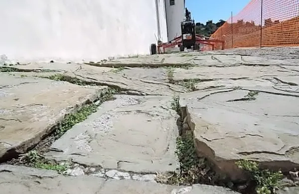 V Piranu je prišlo do zastojev pri rekonstrukciji tlakovcev pred 
tamkajšnjo stolno cerkvijo in bližnjega območja.