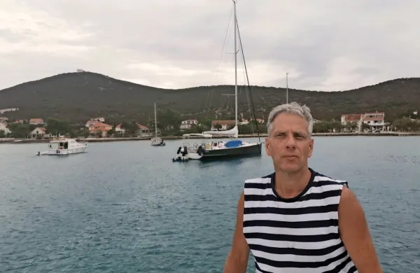  Sandi Curk nam je poslal pozdrave z dopusta na otoku Ist.