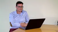Boštjan Koritnik, minister za javno upravo: “Sam se bom odločil 
med kandidati, ki bodo dobili zeleno luč uradniškega sveta, v čigar 
delo se ne spuščam. Upam le, da bo čimveč ustreznih kandidatov 
za načelnika UE Koper.”