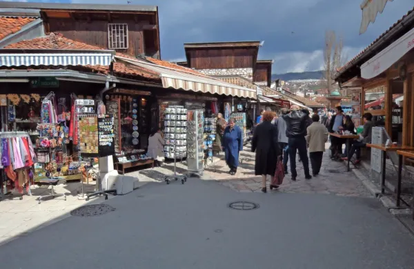 Največ novih okužb,  67, so v zadnjih 24 urah potrdili v Sarajevu.