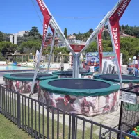 Sredin pretep naj bi se začel pri trampolinih in nadaljeval na ulici 
ob zabaviščnem parku. 