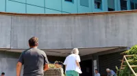Bolnišnica v Šempetru je v torek sprejela sedem s sars-cov2 
virusom okuženih stanovalcev doma upokojencev iz Hrastnika, 
včeraj pa še dva.