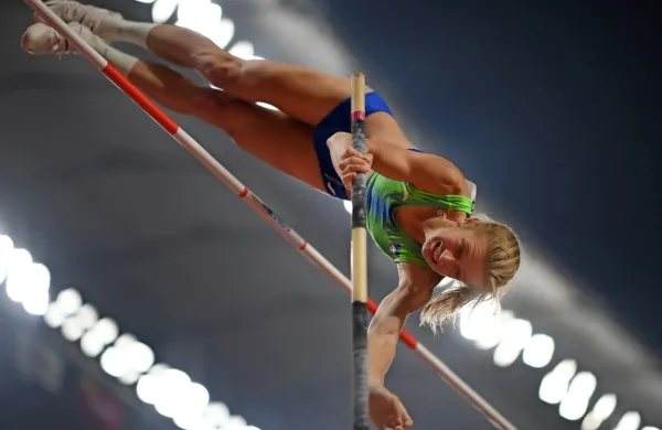 Tina Šutej je na začetku meseca preskočila  475 centimetrov.  