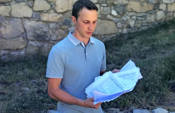 Mario Benkoč, predstavnik civilne iniciative Ohranimo Brkine: “Za 
zagotovitev pitne vode za Istro in zaledje obstajajo druge cenejše 
možnosti, ki bi hkrati rešile tudi težave drugih občin. Surova voda 
predstavlja zgolj komercialni potencial.”