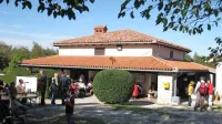 Priljubljeno zbirališče pohodnikov, koča na Kokoški, je bila pred 
dnevi tarča vandalov.