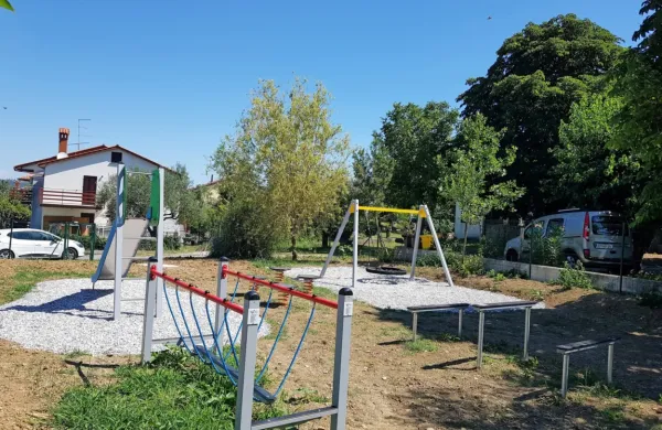 V Pradah so uredili otro&scaron;ko motorično igri&scaron;če