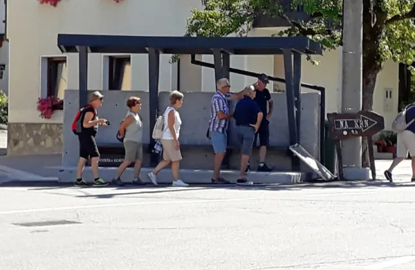 V va&scaron;kem jedru sta zdaj postajali&scaron;či za avtobuse