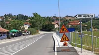 Od jutri bo cesta v Drnovku, kjer bodo zgradili krožišče, mesec dni deloma in občasno tudi 
popolnoma zaprta za promet. 
