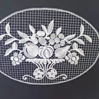 Natančno delo cerkljanske rojakinje, Novogoričanke Milene Kalan 
Frančeškin, po starem vzorcu idrijske trgovske firme Lapajne.