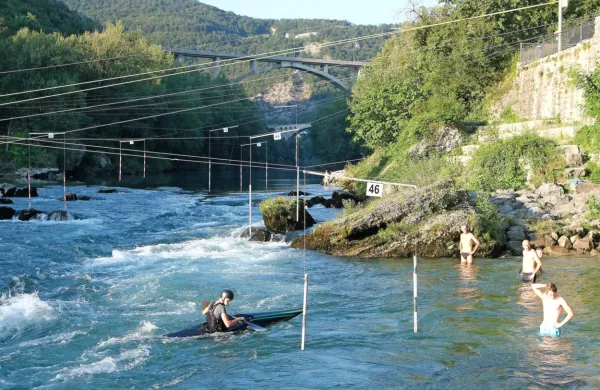   Starša 10-letnega dečka, ki je  utonil v Soči pred tednom dni, sta 
danes  na nekatere medije naslovila pismo.