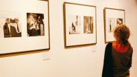 Razstava Federico Fellini v očeh Paula Ronalda bo v palači Gravisi na ogled še do konca meseca.  