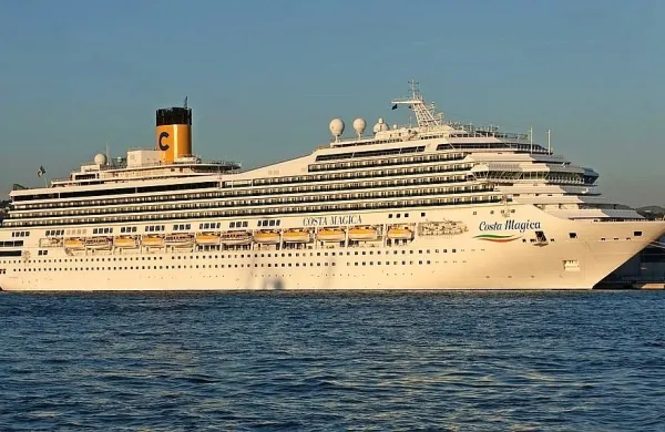 Francoski potniki z ladje, ki je bila žarišče okužbe z novim 
koronavirusom, so proti družbi Costa Cruises  vložili skupinsko 
tožbo. Fotografija je simbolična.