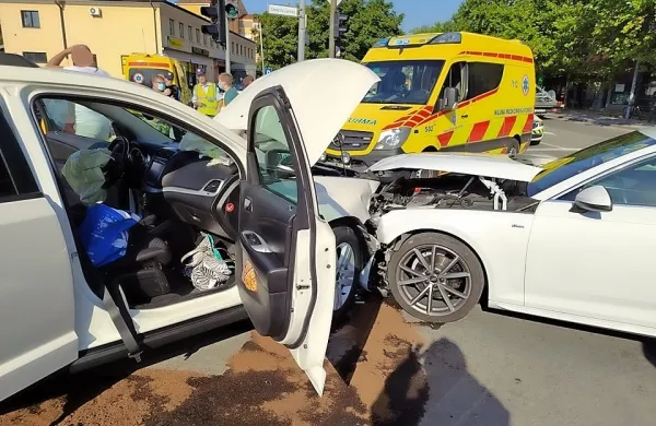 Italijanka čelno v domačina