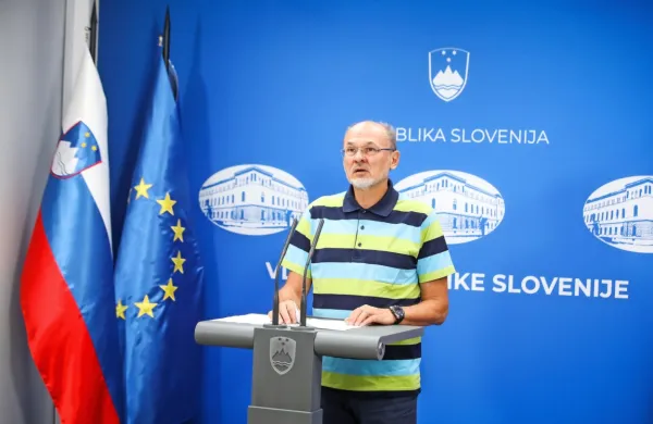 Vladni govorec Jelko Kacin