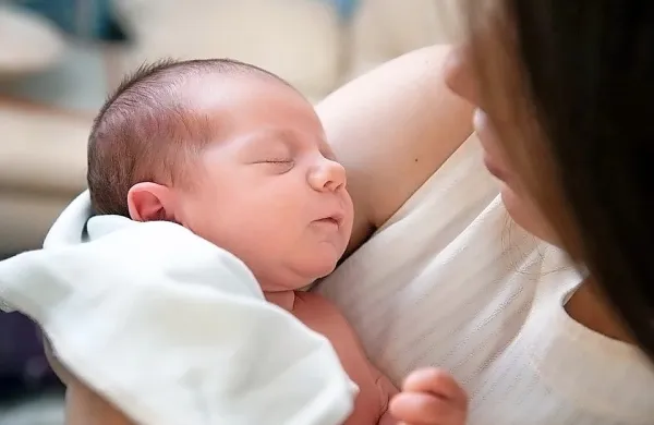 V letu 2019 najstarej&scaron;e matere v obalno-kra&scaron;ki statistični regiji, najmlaj&scaron;e v koro&scaron;ki